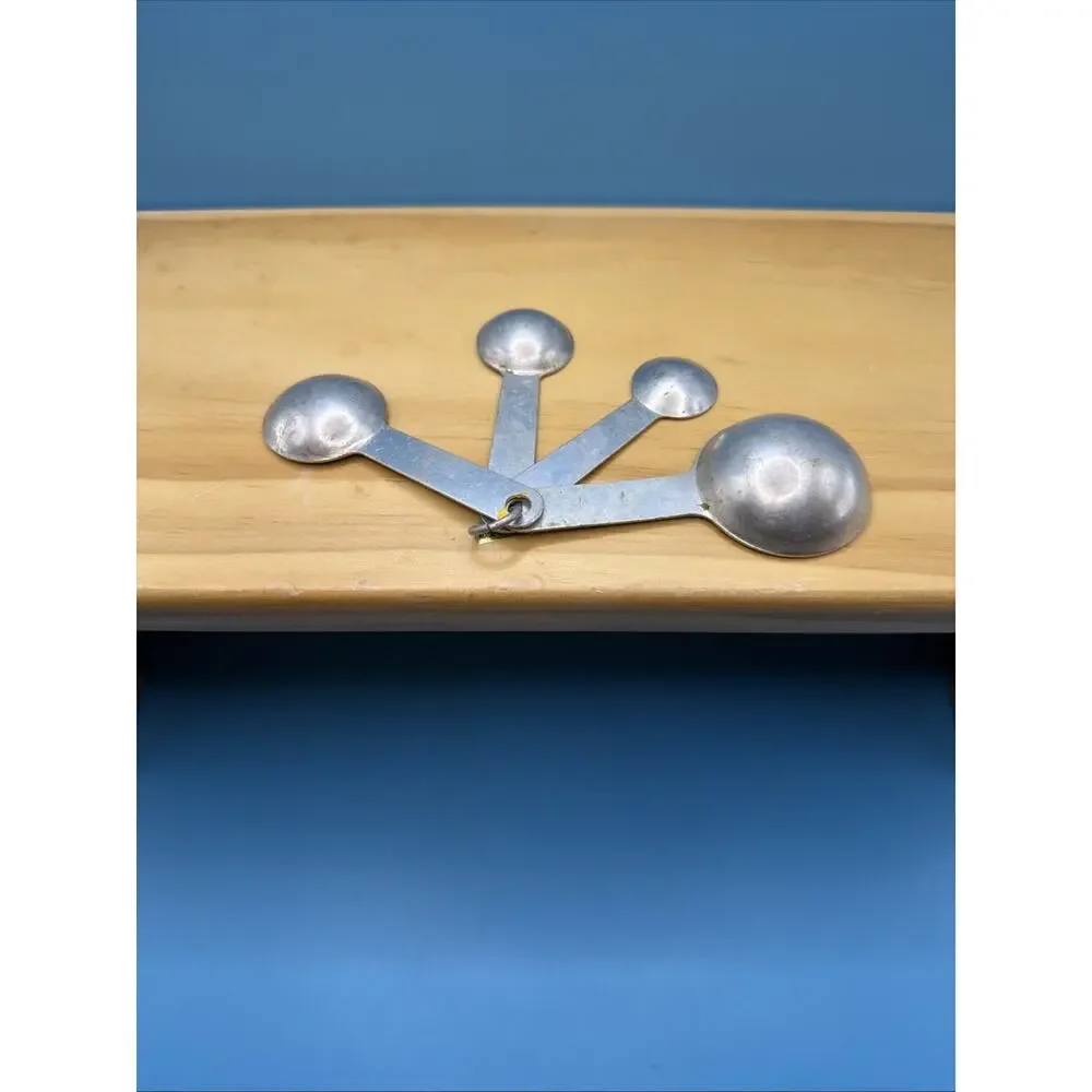 Vtg Set of 4 Aluminum Measuring Spoons on Ring - 1950’s Patina Farmhouse Cottage